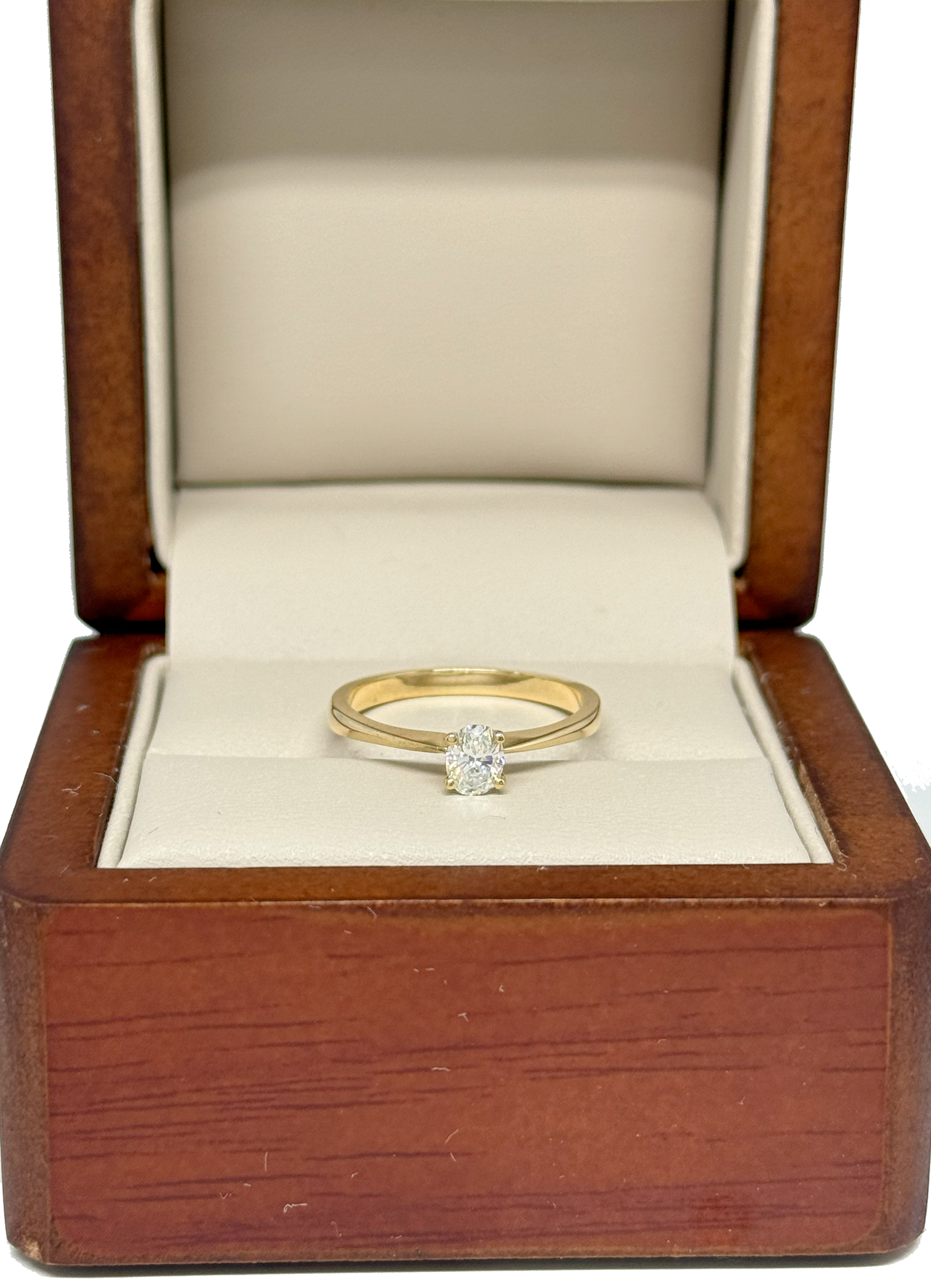 Anillo de compromiso en oro amarillo de 14K Corte oval (.30 cts) DJ4020